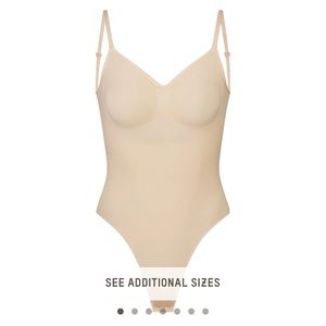 SKIMS S/M SEAMLESS SCULPT LOW BACK THONG BODYSUIT